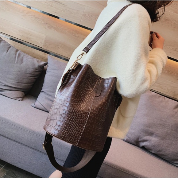 Hudson Vegan Leather Shoulder Bag - Picture 2 of 8